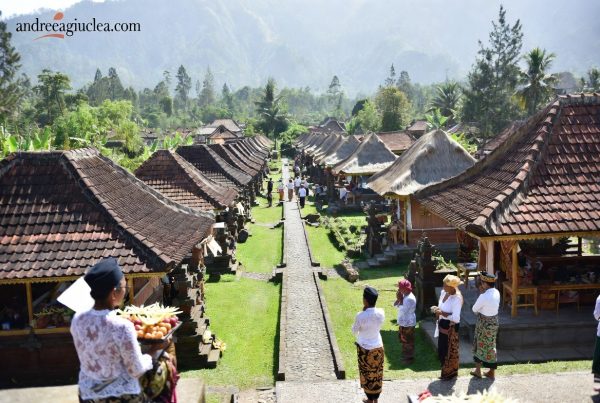 Tradisi Unik Desa Adat Indonesia